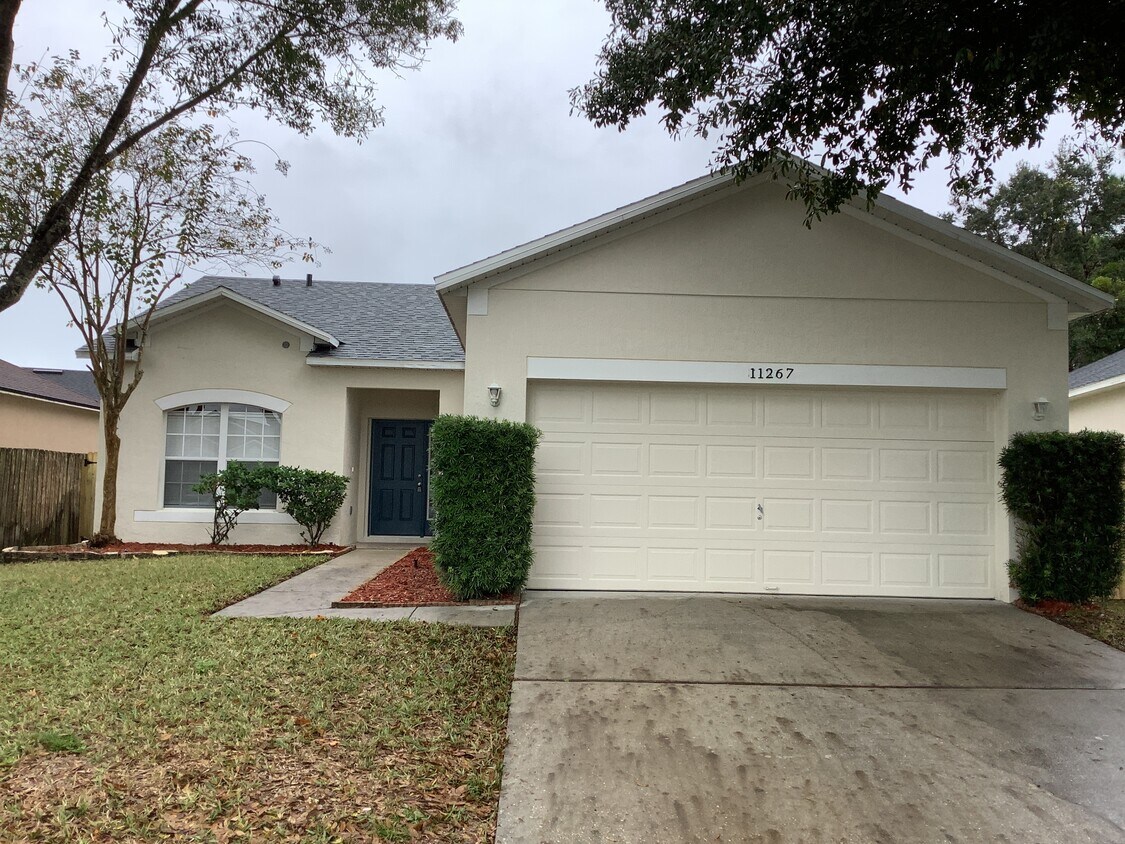 11267 Moonshine Creek Circle House for Rent in Orlando, FL