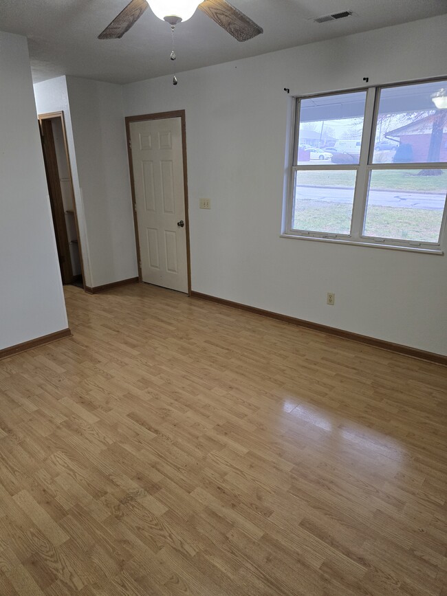 Building Photo - 519 Green St