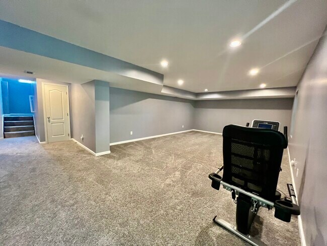 Building Photo - 1205 Aldershot Ct