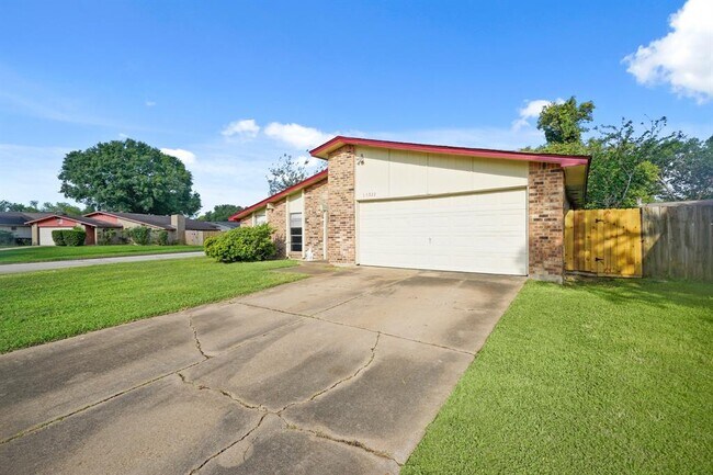 Foto del edificio - 15822 Danford Dr