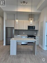 Building Photo - 770 Whitlock Ave