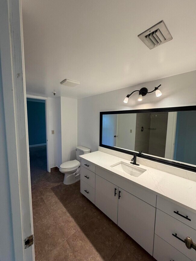 Foto del edificio - 2202 S Cypress Bend Dr