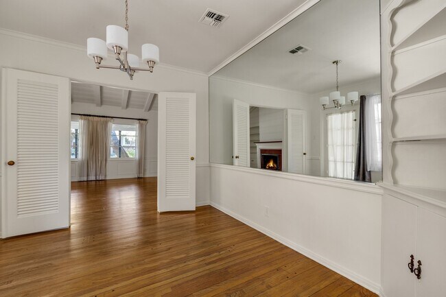 Foto del edificio - 12341 Laurel Terrace Dr