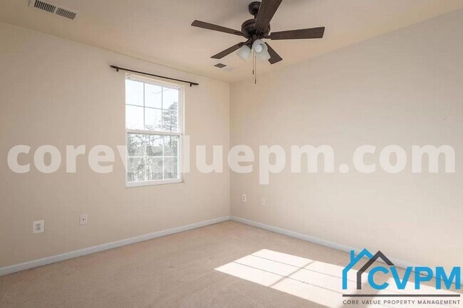 Foto del edificio - 6838 Warfield St