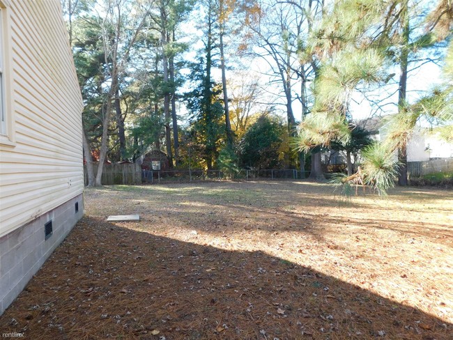Foto del edificio - 2 br, 1 bath Duplex - 4240 Taylor Rd Apt B