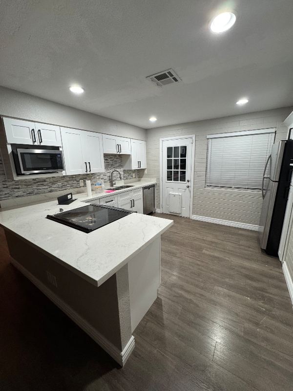 Building Photo - 518 S Mulberry