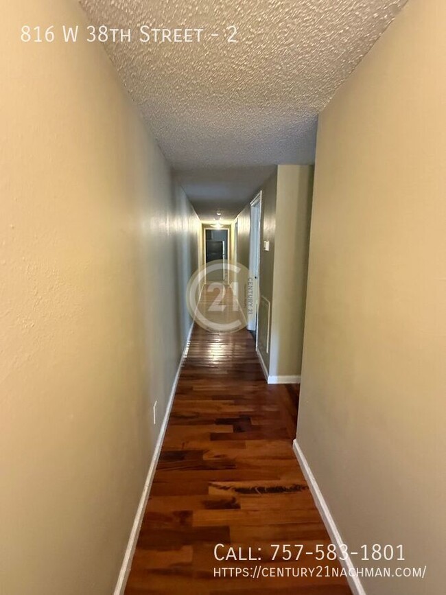 Foto del edificio - 816 W 38th St