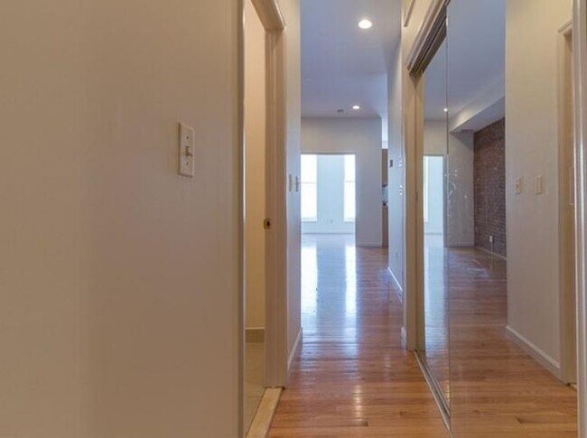 Foto del edificio - 213 York St