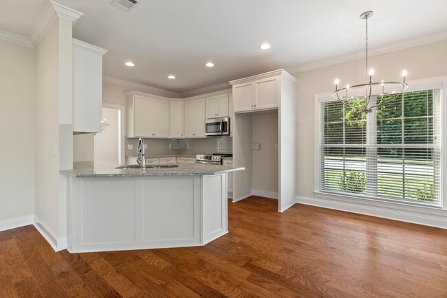 Building Photo - 1642 Academy Dr