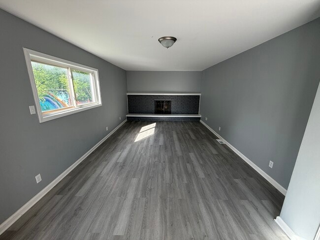Building Photo - 1521 Berrywood Ln