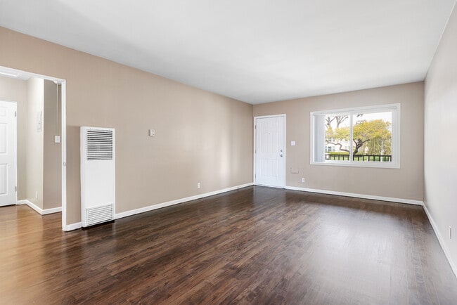 Building Photo - Gloria Homes Apartments