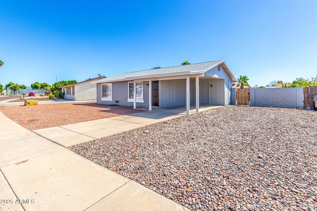 Foto del edificio - 2731 E Charleston Ave