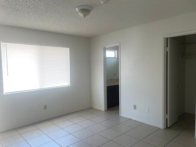 Building Photo - 15398 Bear Valley Rd
