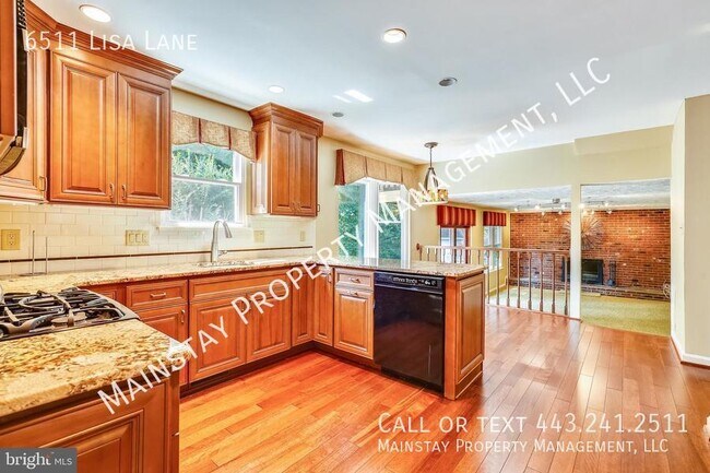 Foto del edificio - 4 Bedroom Single Family Home W/ Private De...