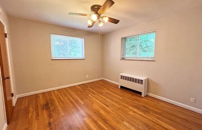 Interior Photo - Lowell 510