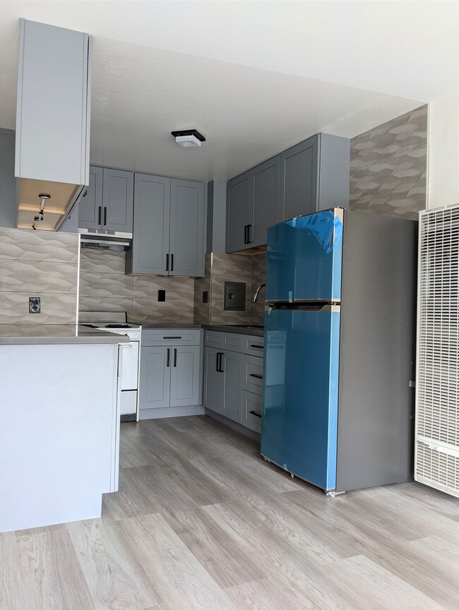 kitchen - 1338 8th Ave