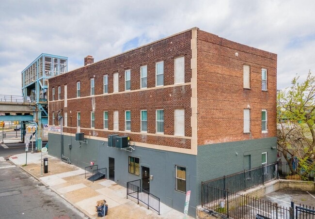 Building Photo - 3901-3903 Kensington Ave