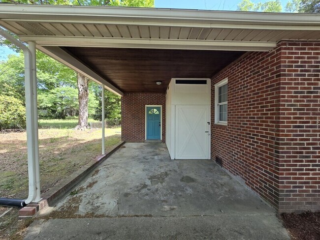 Building Photo - 107 N Colonial Dr