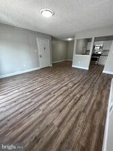 Building Photo - 50 Willow Ct