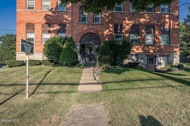 Foto del edificio - 39-41 Haskell St