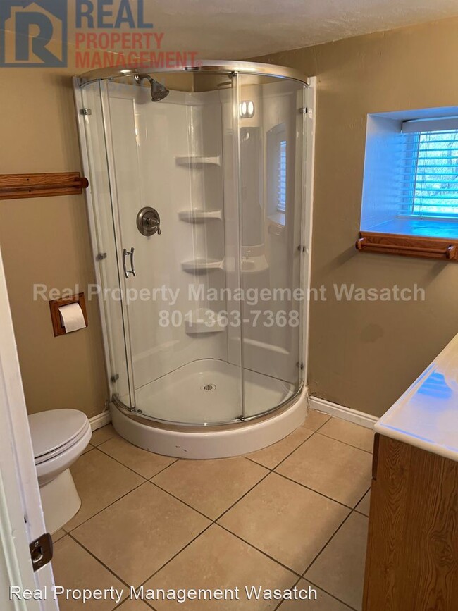 Building Photo - 2 br, 1 bath House - 695 S Main St Basement