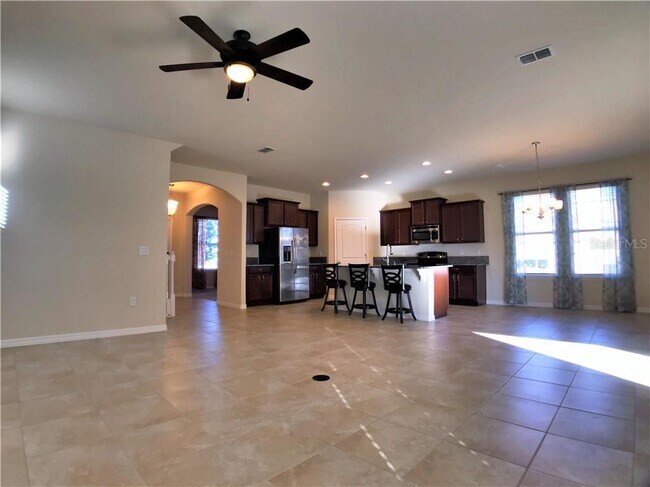Building Photo - 8679 Bayview Crossing Dr