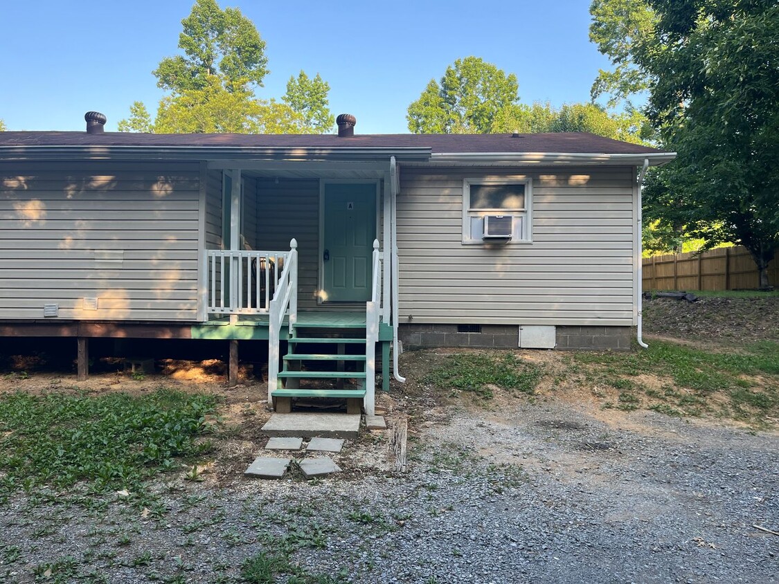 Primary Photo - 4322 Banks Dr