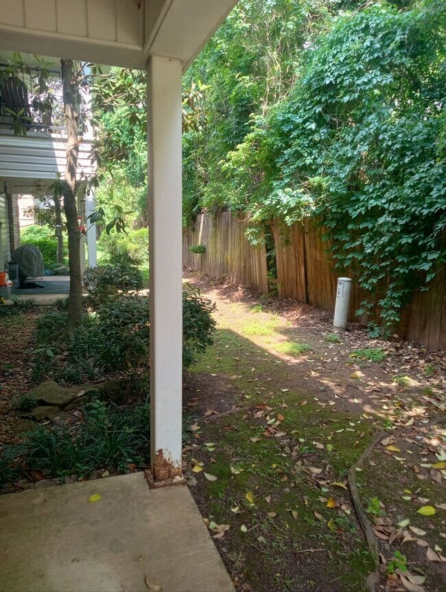 Foto del edificio - Now Available – 1-Level Condo in Alexandria, LA | $1,250/month