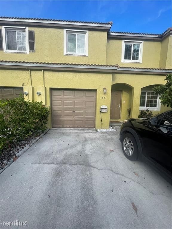 Building Photo - 4 br, 2.5 bath House - 1831 SW 101st Way