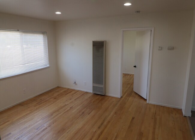 Building Photo - 367 Delmas Ave