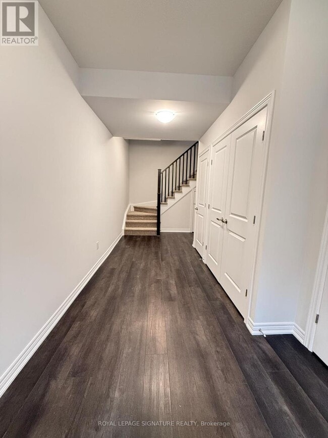 Building Photo - 19 Picardy Dr