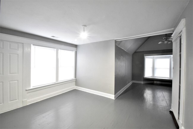 Building Photo - 4525 Gillham Rd