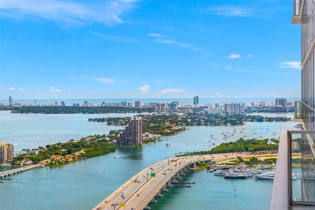 Foto del edificio - 1100 Biscayne Blvd