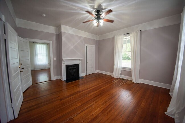 Building Photo - 1241 Eberhart Ave