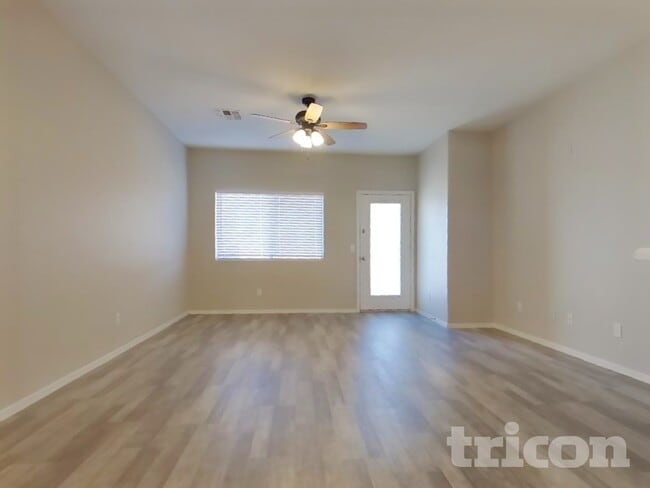 Foto del edificio - 11910 W Jackson St