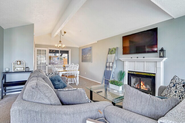 Building Photo - 5269 Spring Leaf Ct N