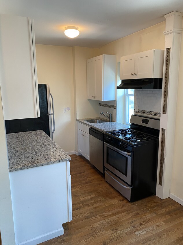 Primary Photo - 305 Columbus Ave