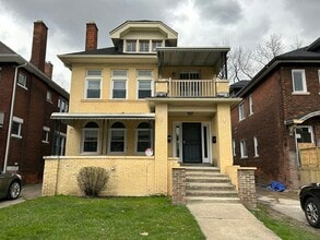 Building Photo - 2067 Hazelwood St
