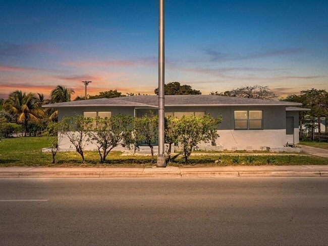 Photo - 54 SW 16th St House