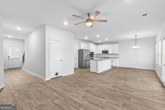 Foto del edificio - 583 Overlook Rd