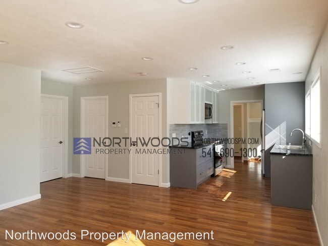 Foto del edificio - 2 br, 1 bath House - 1655 South Peach St
