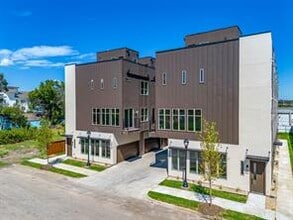 Building Photo - 2824 Weisenberger St