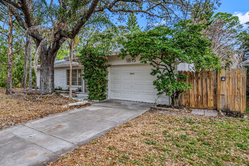 Foto principal - 1815 Apache Trail