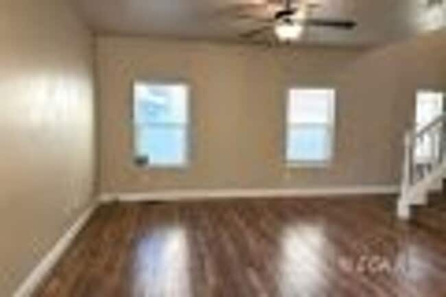 Building Photo - Newer Home in Elko
