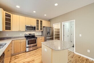 Building Photo - 4809 Lucca Dr