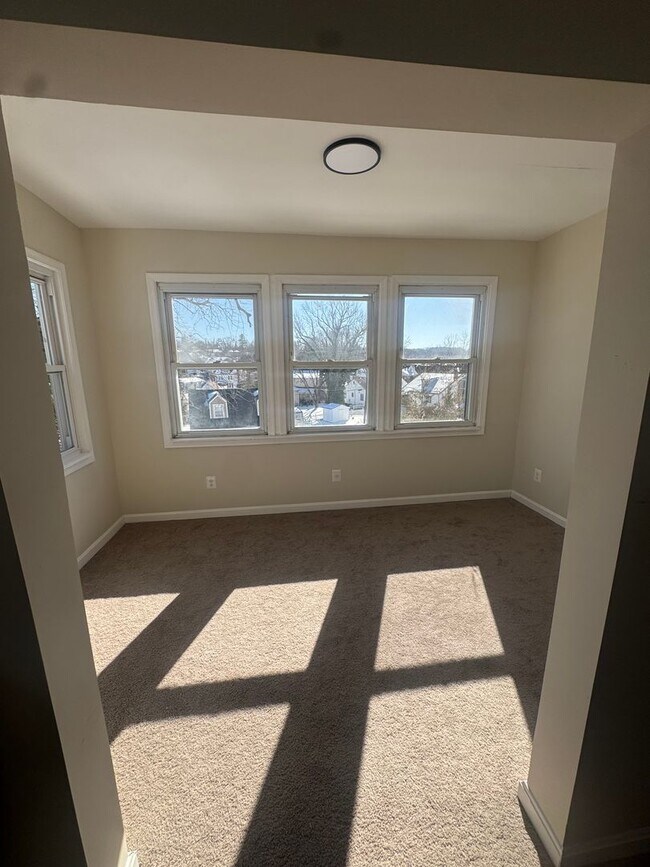 Foto del edificio - Now Accepting 525 Credit | Half First Month + Last Month Rent