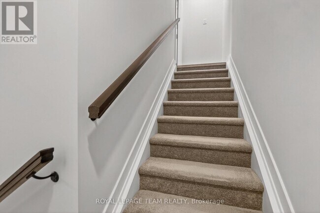 Photo du bâtiment - 301 Glenroy Gilbert Dr