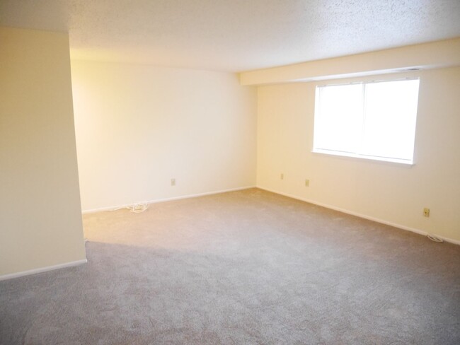 Building Photo - One Bedroom, 2nd Floor Unit- Reisterstown, MD