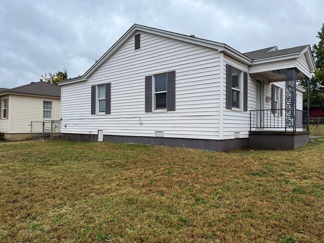 Building Photo - 3 Bed 1 Bath in OKC!