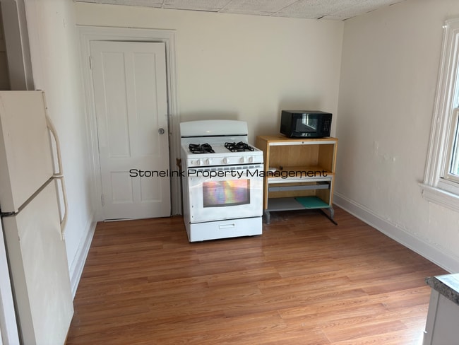 Foto del edificio - *66 Princeton Avenue